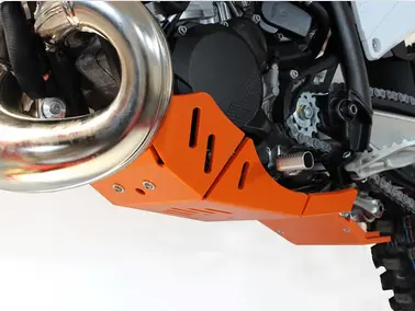 Screenshot 2024-11-03 at 20-23-20 Sabot KTM 250SX _ 250XC _ 300XC avec protection de biellette ( 2023 - 2024 ) - Orange.webp