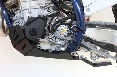 Screenshot 2024-11-03 at 20-48-24 Sabot avec protection de biellette KTM 450SXF _ 450XCF Husqvarna FC450 _ FX450 - 2023.webp