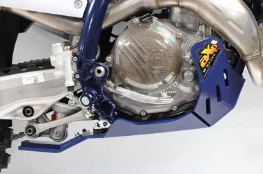 Screenshot 2024-11-03 at 20-50-41 Sabot bleu avec protection de biellette Husqvarna FC450 _ FX450 2023.webp