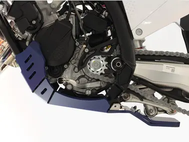 Screenshot 2024-11-04 at 11-08-48 Sabot Husqvarna TC125 _ TE150 avec protection de biellette - Bleu.webp
