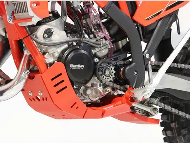 Screenshot 2024-11-04 at 15-40-41 Sabot Beta 125RR _ 200RR Rouge avec protection de biellette - AXP Racing.webp