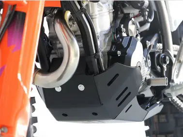 Screenshot 2024-11-05 at 11-11-41 Sabot KTM 250 _ 350 EXCF 2024 - Noir - Protection intégrale du moteur et du cadre.webp