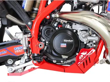 Screenshot 2024-11-05 at 16-09-14 Sabot Beta 250RR _ 300RR RACING avec protection de biellette 2024 - Rouge - AXP Racing.webp