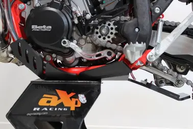 Screenshot 2025-01-01 at 20-31-00 Sabot Beta 250RR _ 300RR avec protection de biellette - 2020-2023 - Noir - AXP Racing.webp